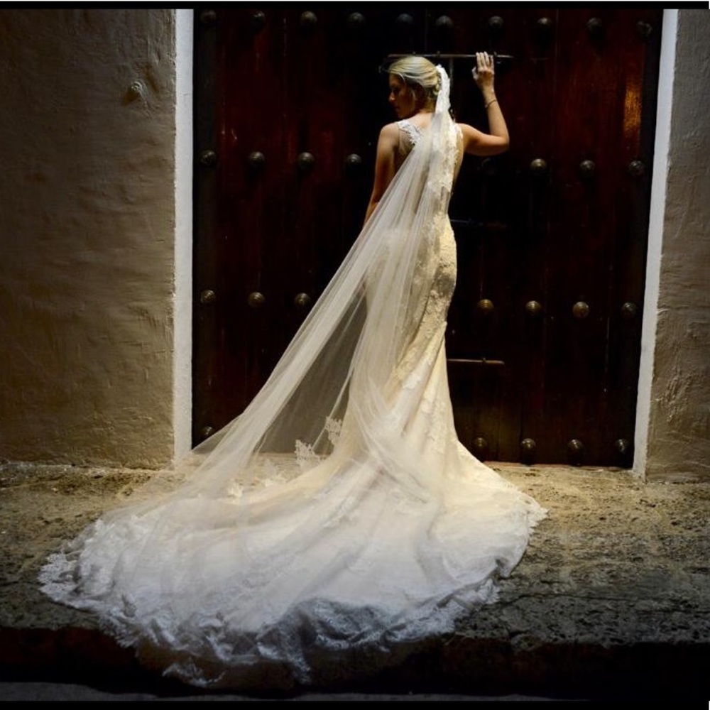 Designer wedding dress - Picture 5 of 5